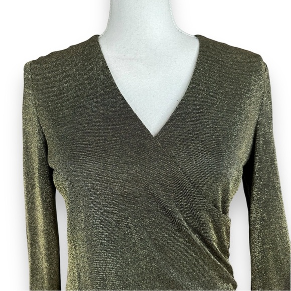 Richard Warren Black & Metallic Gold V-Neck Asymmetrical Hem Side Gathered Top - Picture 3 of 9